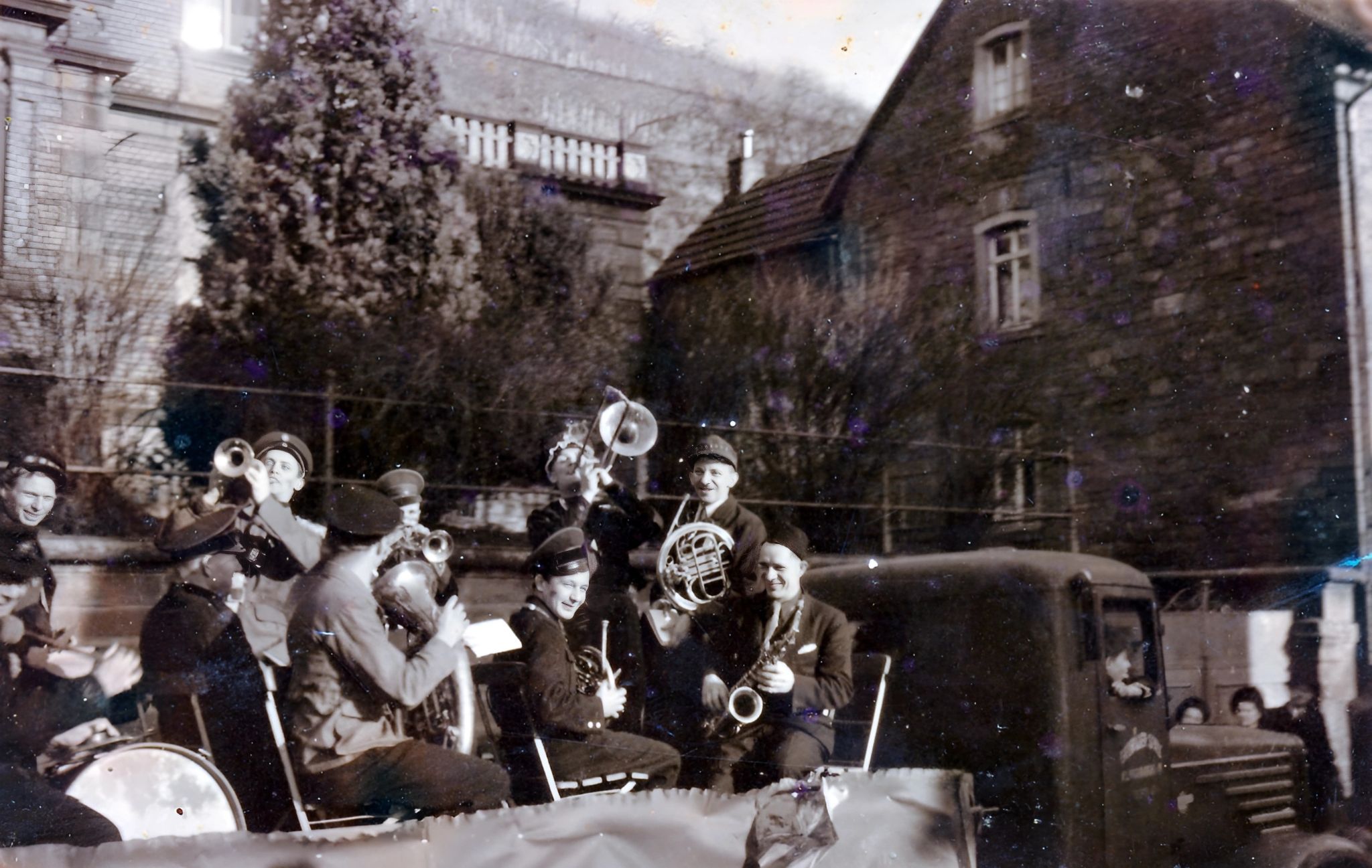 Die "Musikkapelle" beim Faschingsumzug zu Beginn der 1950er Jahre